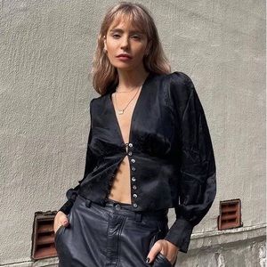 Realisation Par “Voodoo” Top. Black, 100% Silk. Size XS to S.